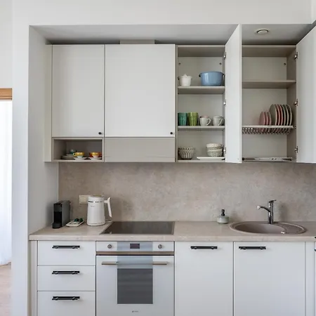 Flori - Boutique Penthouse Apartment *